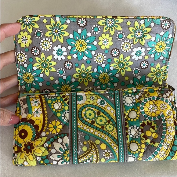 Vera Bradley Floral Wallet - Picture 4 of 7